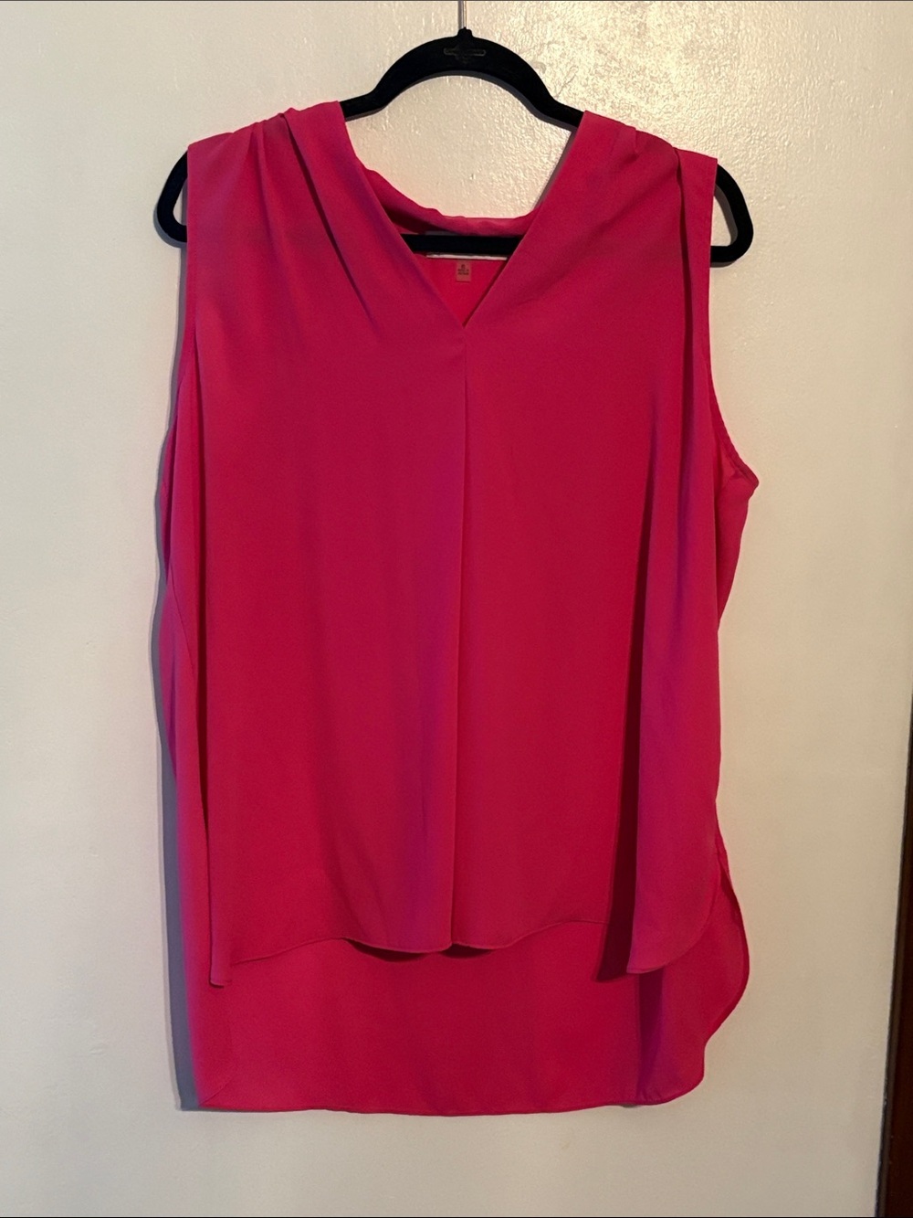 Jones Studio Sleeveless V-Neck  Camisole - Hot Pink Size XL